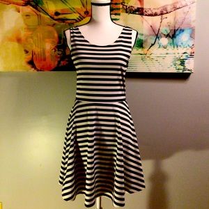 BLACK & WHITE STRIPED TANK SUMMER DRESS SIZE 10